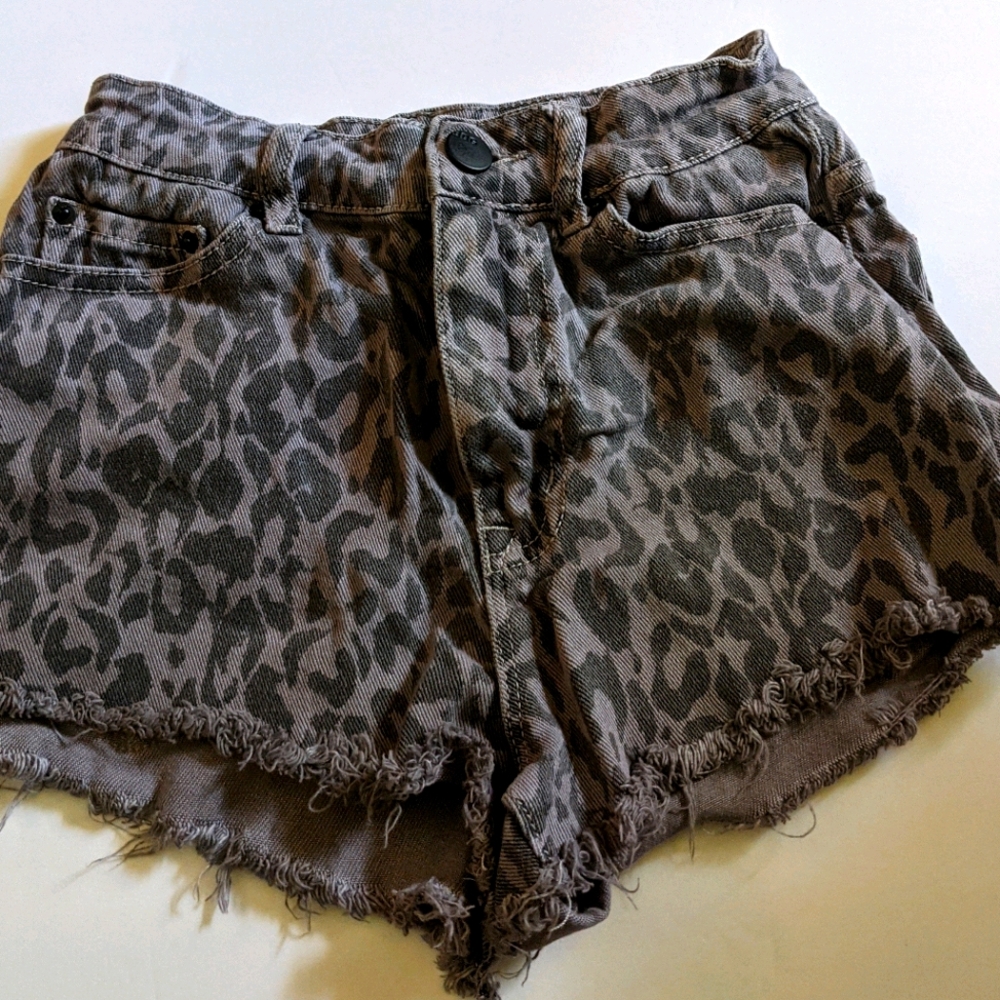 BDG HIGH RISE CHEEKY SHORTS Final Price